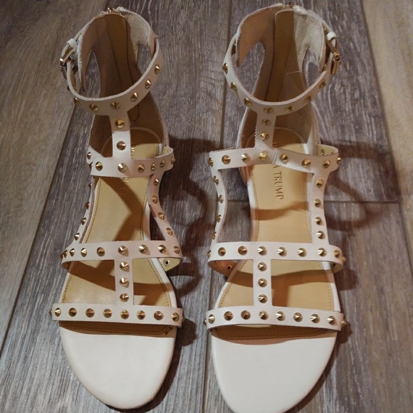 Ivanka Trump Shoes - Ivanka Trump cream gladiator sandals